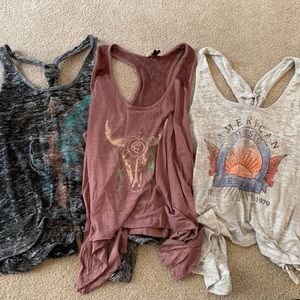 Lot of 3 flowy crop tops
